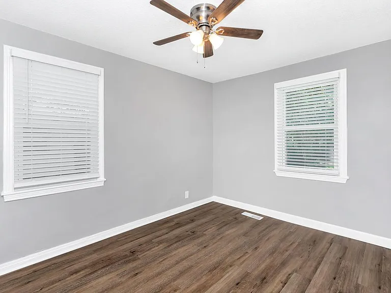 914 Linwood Dr NW — Photo 21