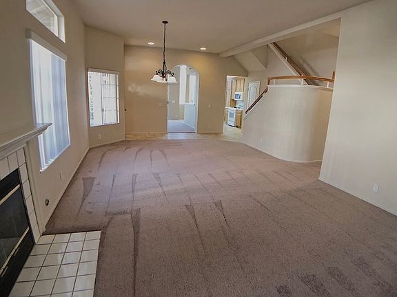 4th image of 660 Ivywood Ln Unit B