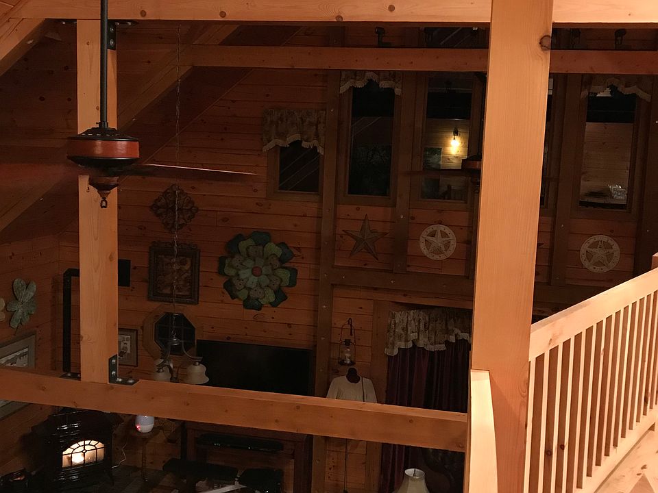 Loft view of great room 