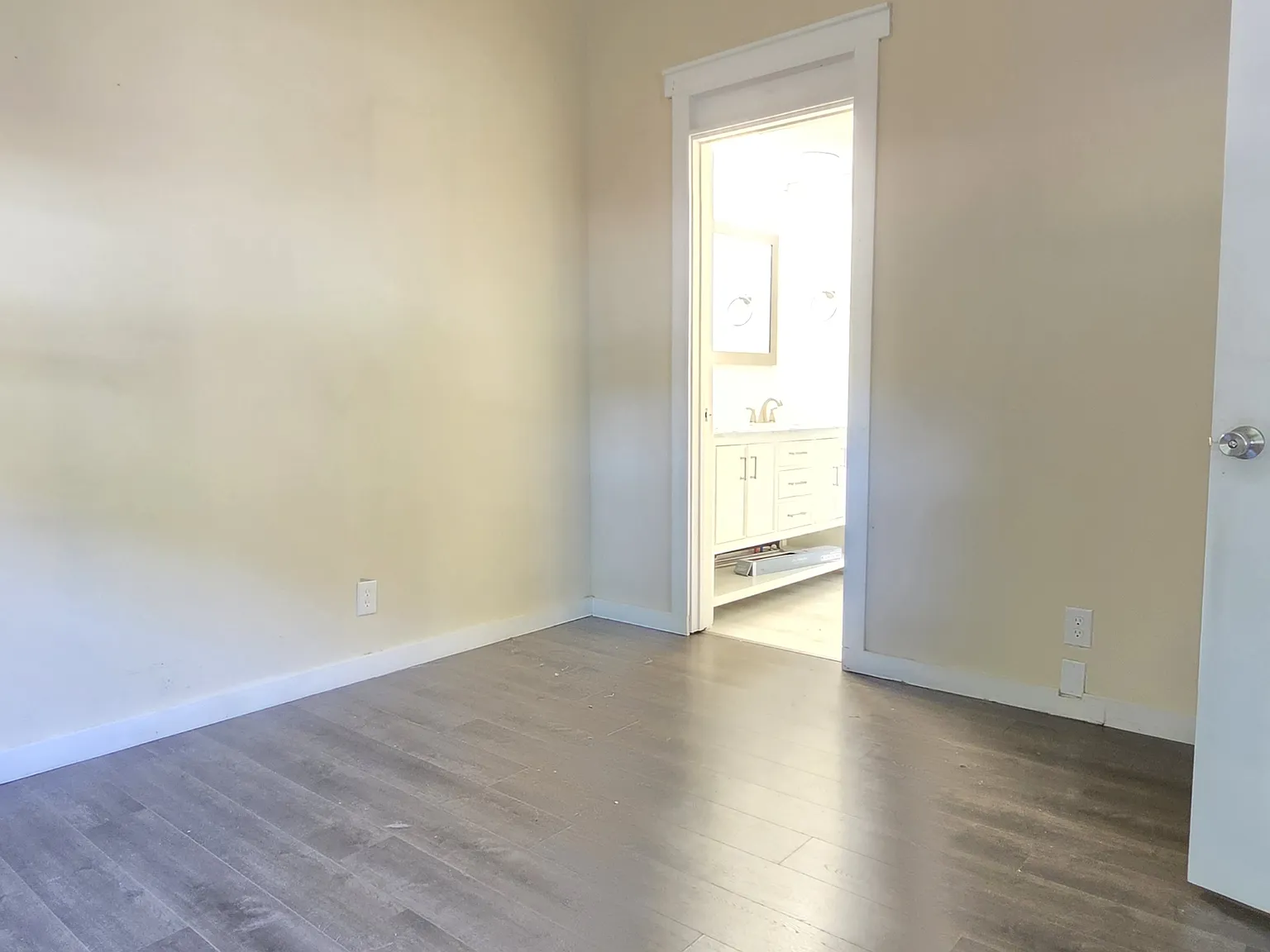 2 bed, 1120 sqft, $2,500 — Photo 4