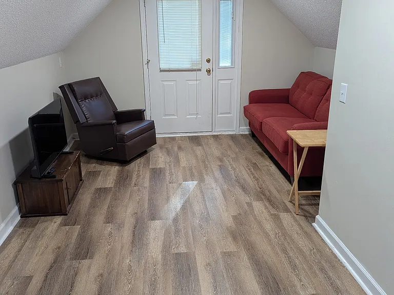 E Sandhurst Dr — Photo 17