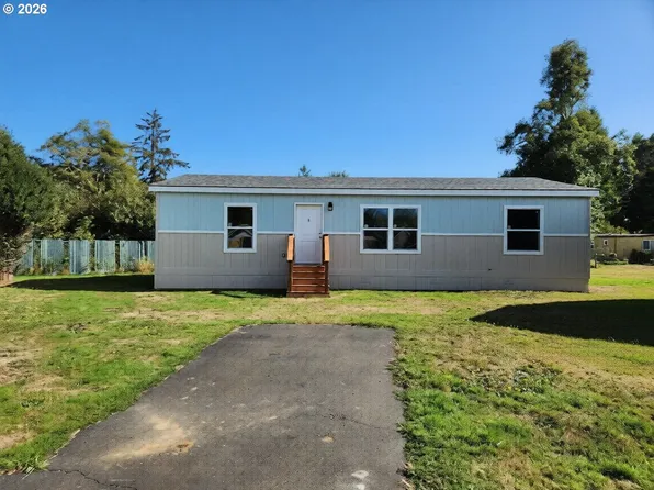 110 NW 4th St #F16, Warrenton, OR 97146