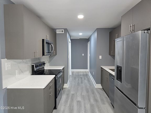 5th image of 506 River Hill Drive