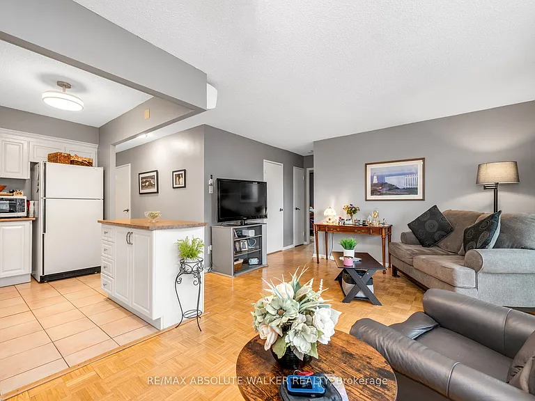 158 C McArthur Ave #1604 — Photo 7