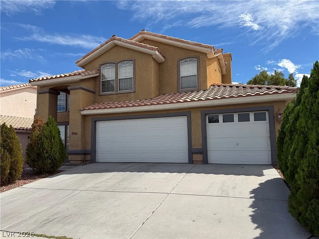 4 bed, 2.5 bath, 2350 sqft, $2,600 — Photo 3