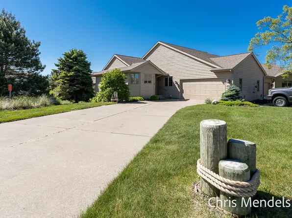 1427 E Harbour Towne Cir, Muskegon, MI 49441