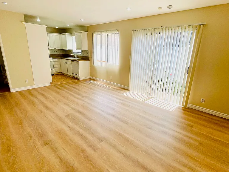2104 Raymond Ave — Photo 22