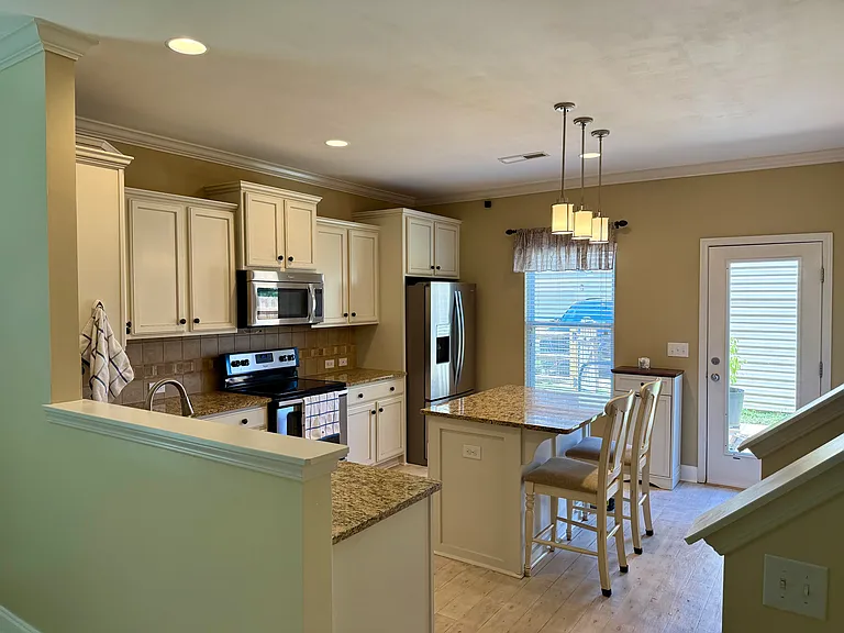 7007 McLothian Ln — Photo 14