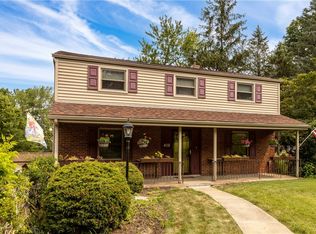408 Emerald Dr, Pittsburgh, PA 15237