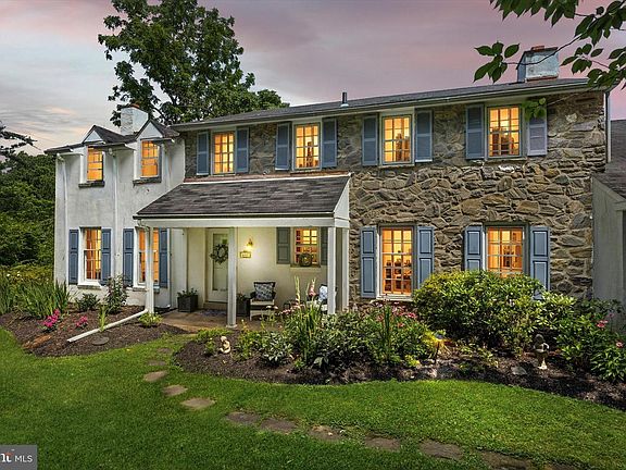 4th image of 641 Andover Rd