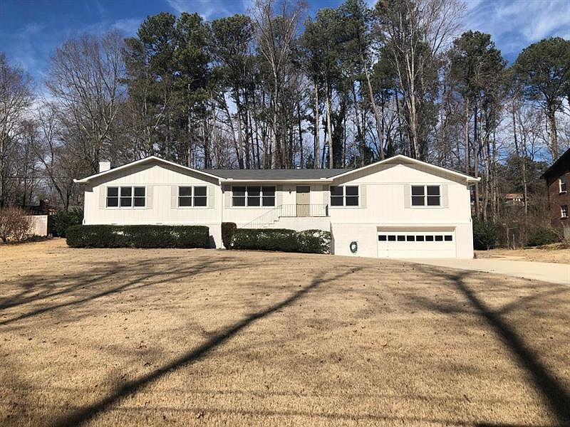 1st image of 2584 Warwick Dr