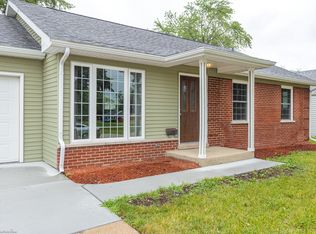 204 E Winthrop Ave, Addison, IL 60101