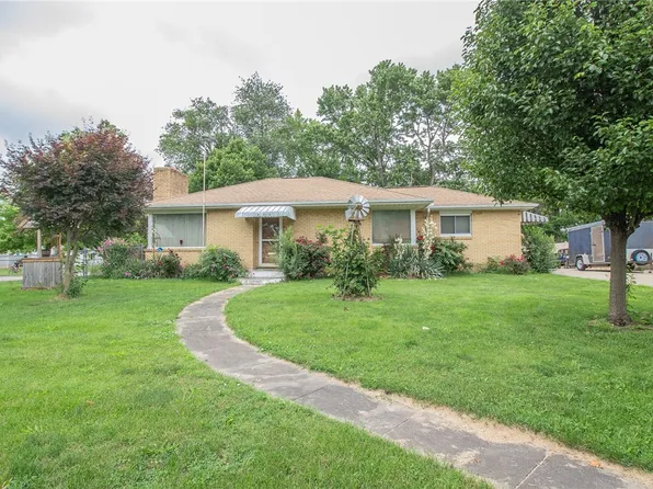 820 Oklahoma Ave, Mattoon, IL 61938