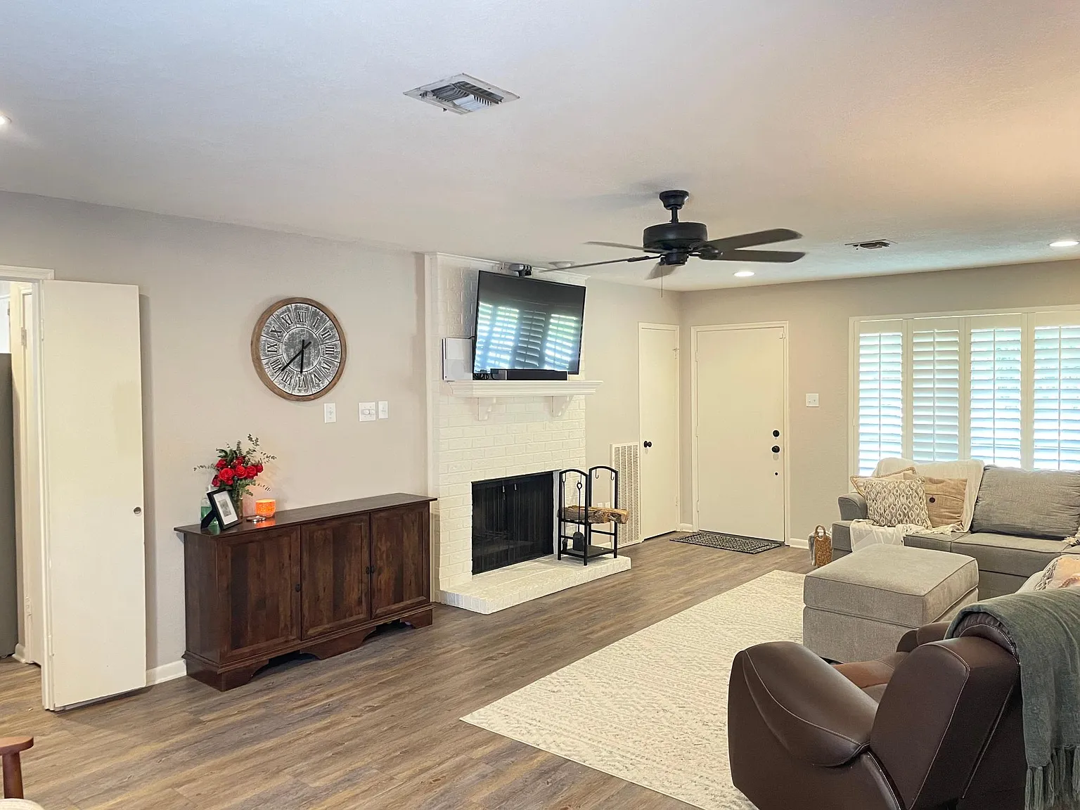 2 bed, 1584 sqft, $2,500 — Photo 3