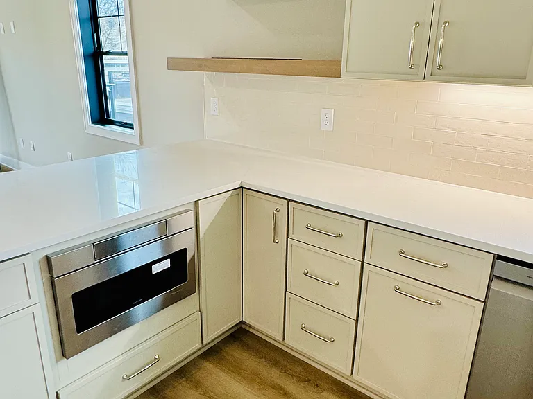 117 W Wisconsin Ave — Photo 5