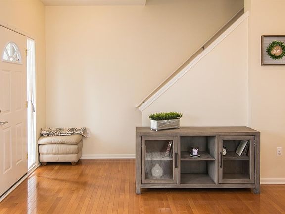 5th image of 1653 Savannah Ct Unit 282