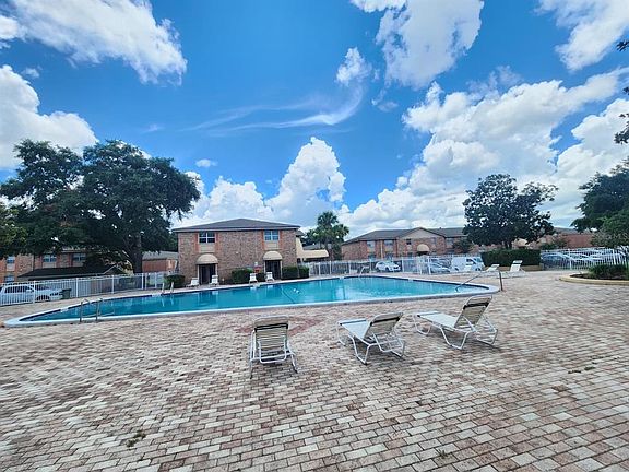 4th image of 416 BANYON TREE CIRCLE #108