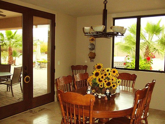 Sunny Breakfast Room