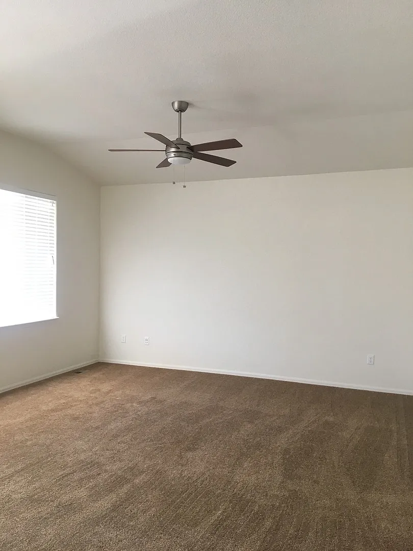 Newer, Spacious 3 Bedroom / 2 Bath Home in Wellington! Newer carpet and paint — Photo 3