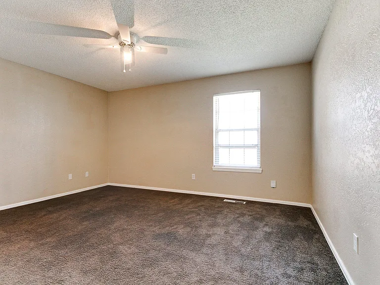 8704 NW 86th Pl — Photo 29