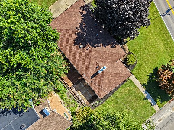 5th image of 302 Hazelwood Dr