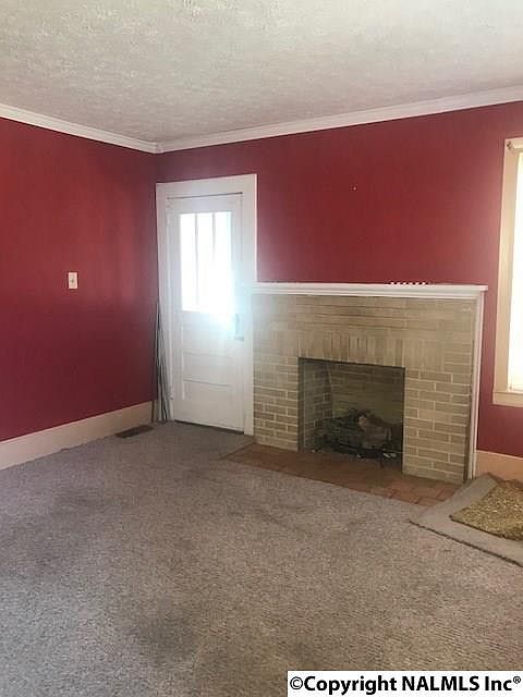 2nd image of 124 Mary St