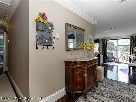 3rd image of 107 Riverview Ave APT 140