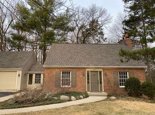 2306 Sheffield Dr, Kalamazoo, MI 49008