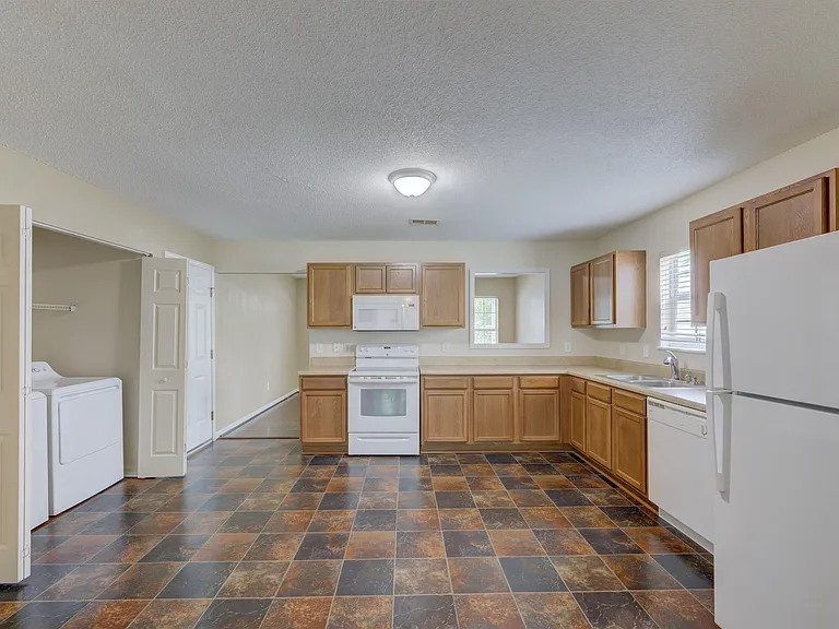 1908 Lake Carolina Dr — Photo 9