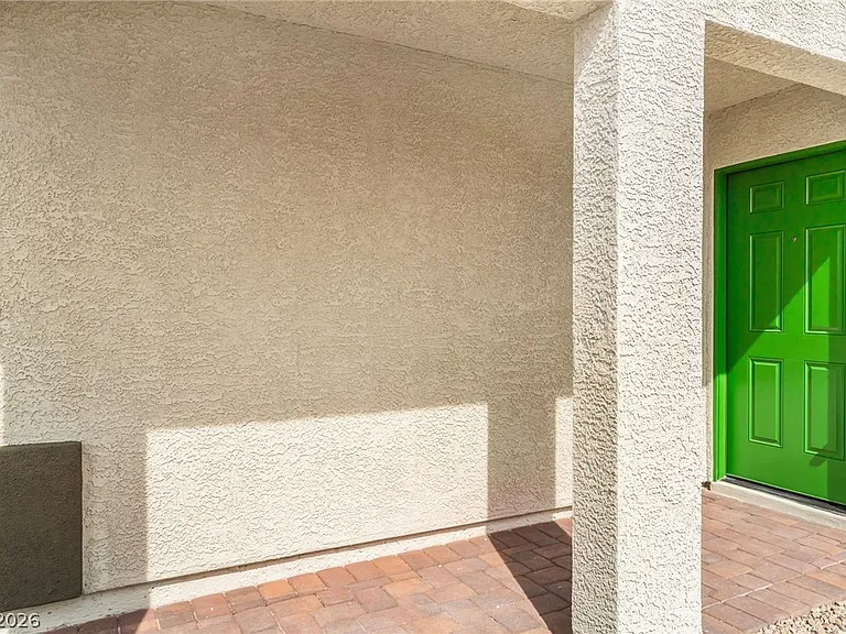 2204 Abraham Ave — Photo 4
