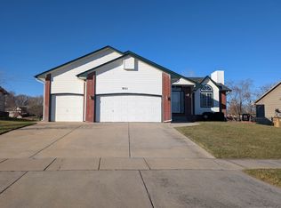3221 N Forest Ridge St, Wichita, KS 67205