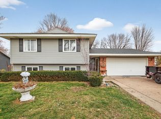 8792 77th St S, Cottage Grove, MN 55016