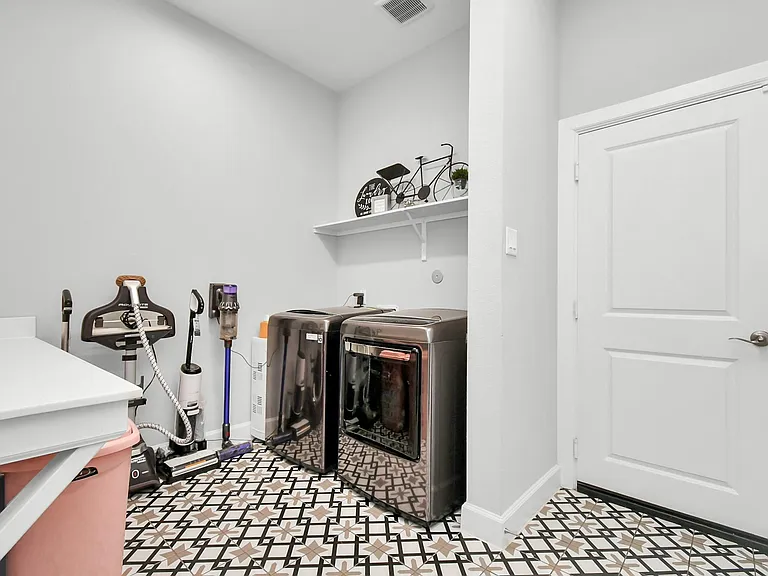 10002 Serenity Grove Dr — Photo 32