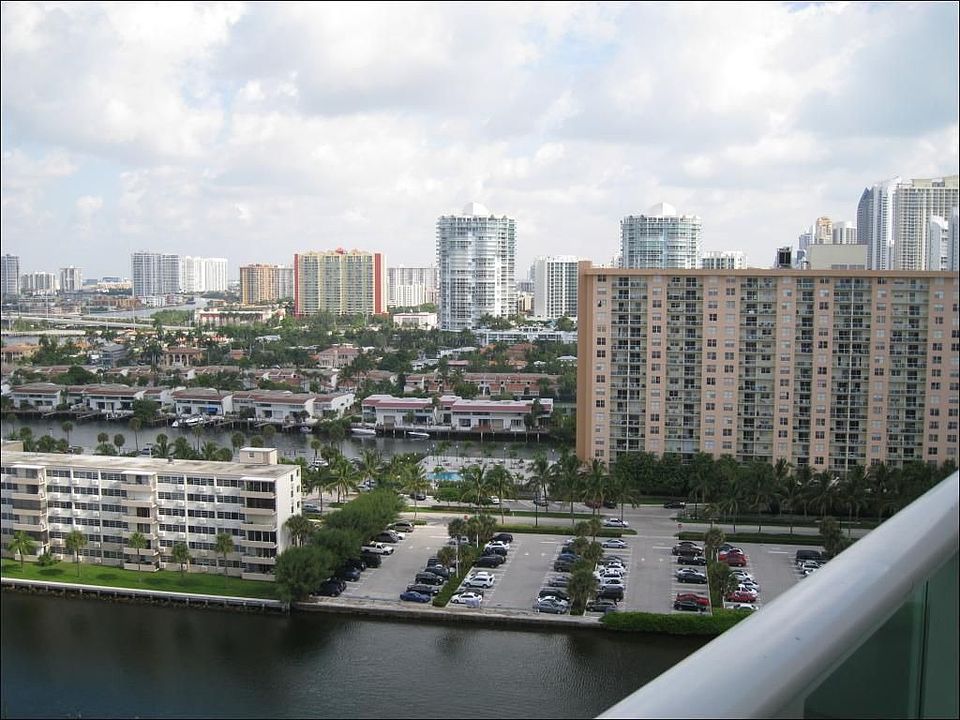 1st image of 100 Bayview Dr APT 1801