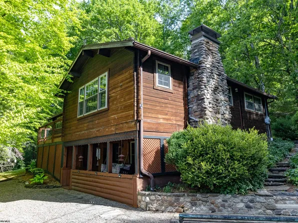 302 Pineview Dr, Clarksburg, WV 26301