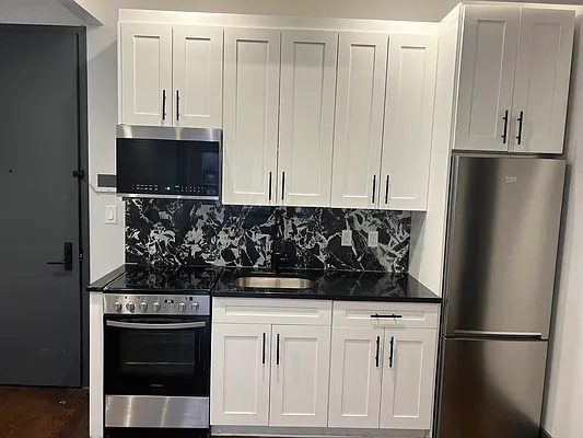 Rented by Delmark Realty LLC | media 34