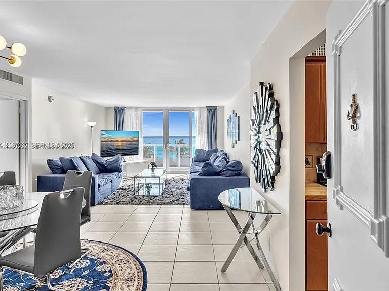 3140 S Ocean Dr #206 — Photo 3