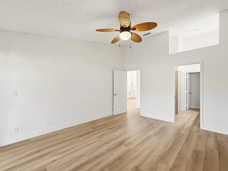 7618 Pinewalk Dr S #132 — Photo 11