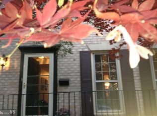 11781 N Shore Dr, Reston, VA 20190