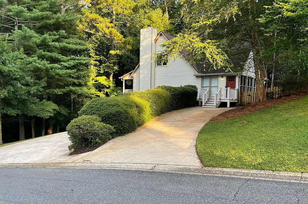 1024 Laurel Lake Dr - Property Image