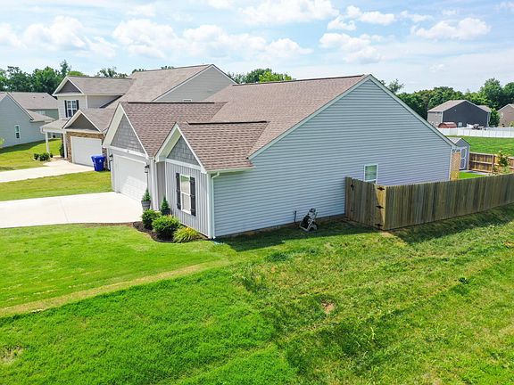 5th image of 1129 Janice Ln