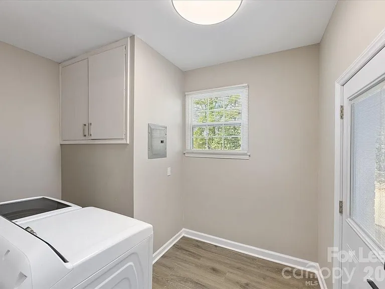 4700 Walden Ct — Photo 16