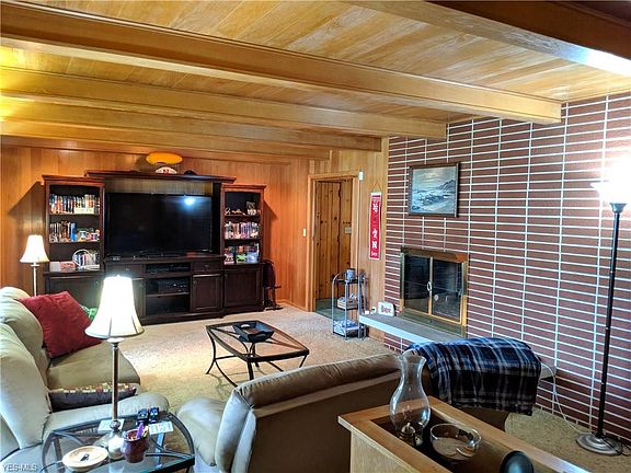 5th image of 1232 Center Dr