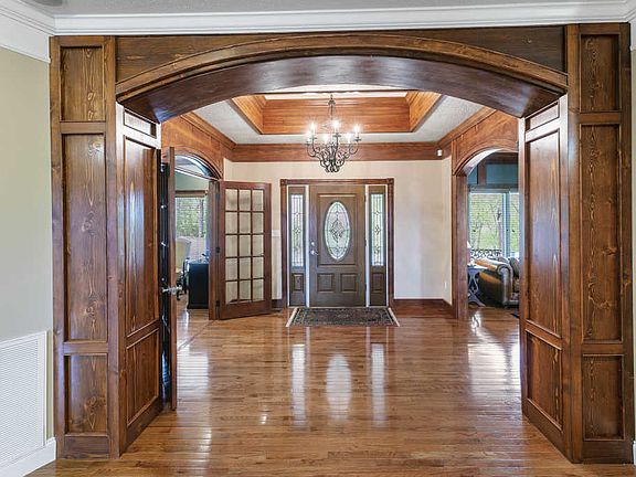 4th image of 1029 Falcon Crest Dr