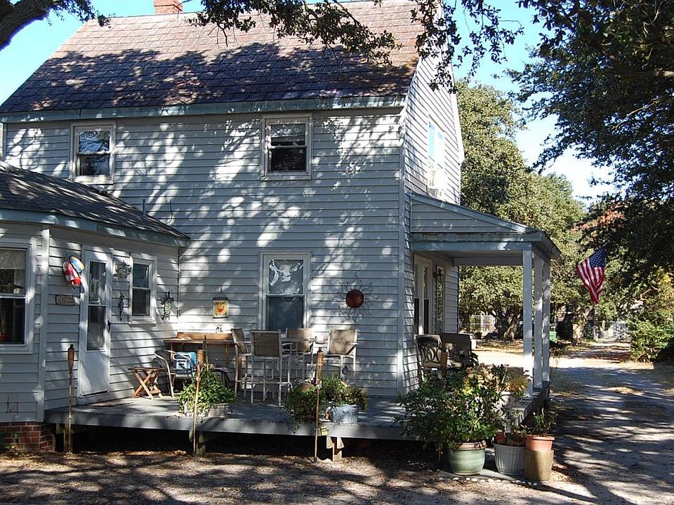 1st image of 900 Little Bay Ave