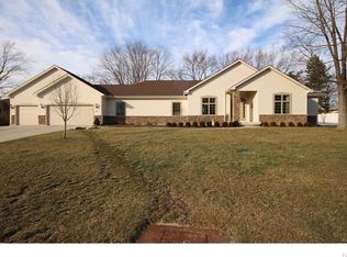 825 El Kenna Ct, Dayton, OH 45458