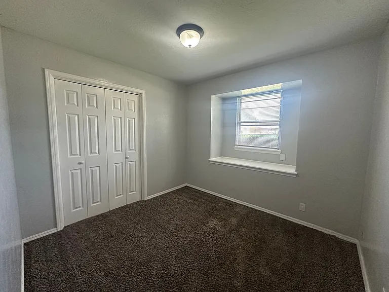 4844 Woodview Dr — Photo 45