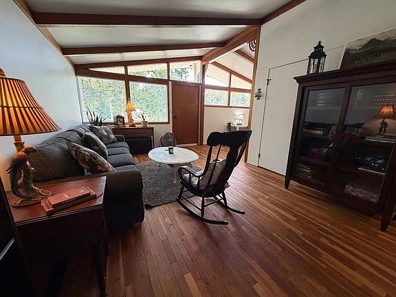 4th image of 1015 W Bourke St