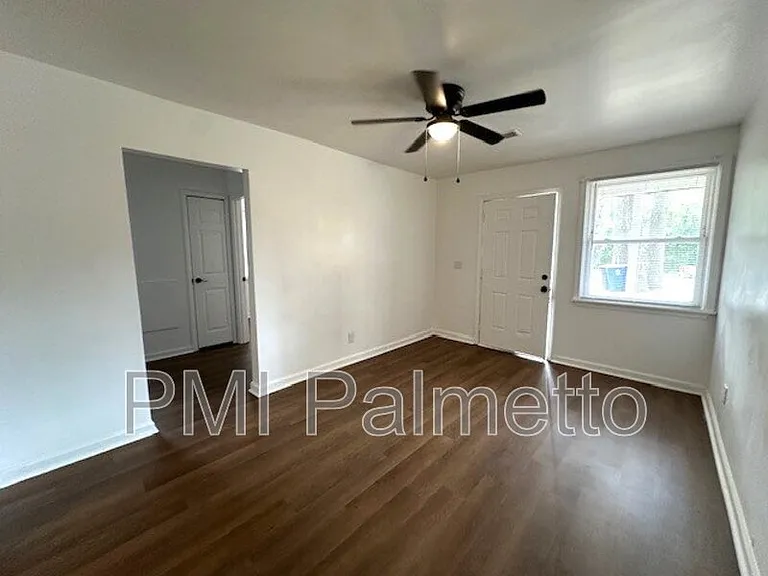 1319 Hendrix St — Photo 4