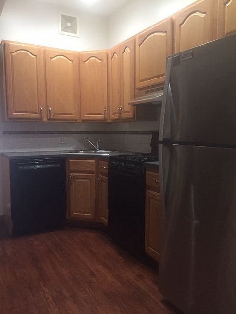 1st image of 346 14th St APT 1R